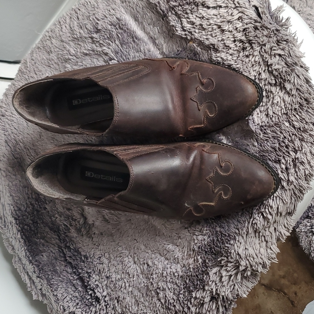 Boots - Picture 4 of 5